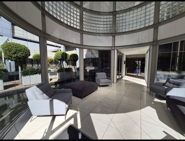 898M² OFFICE TO LET IN SANDTON CENTRAL